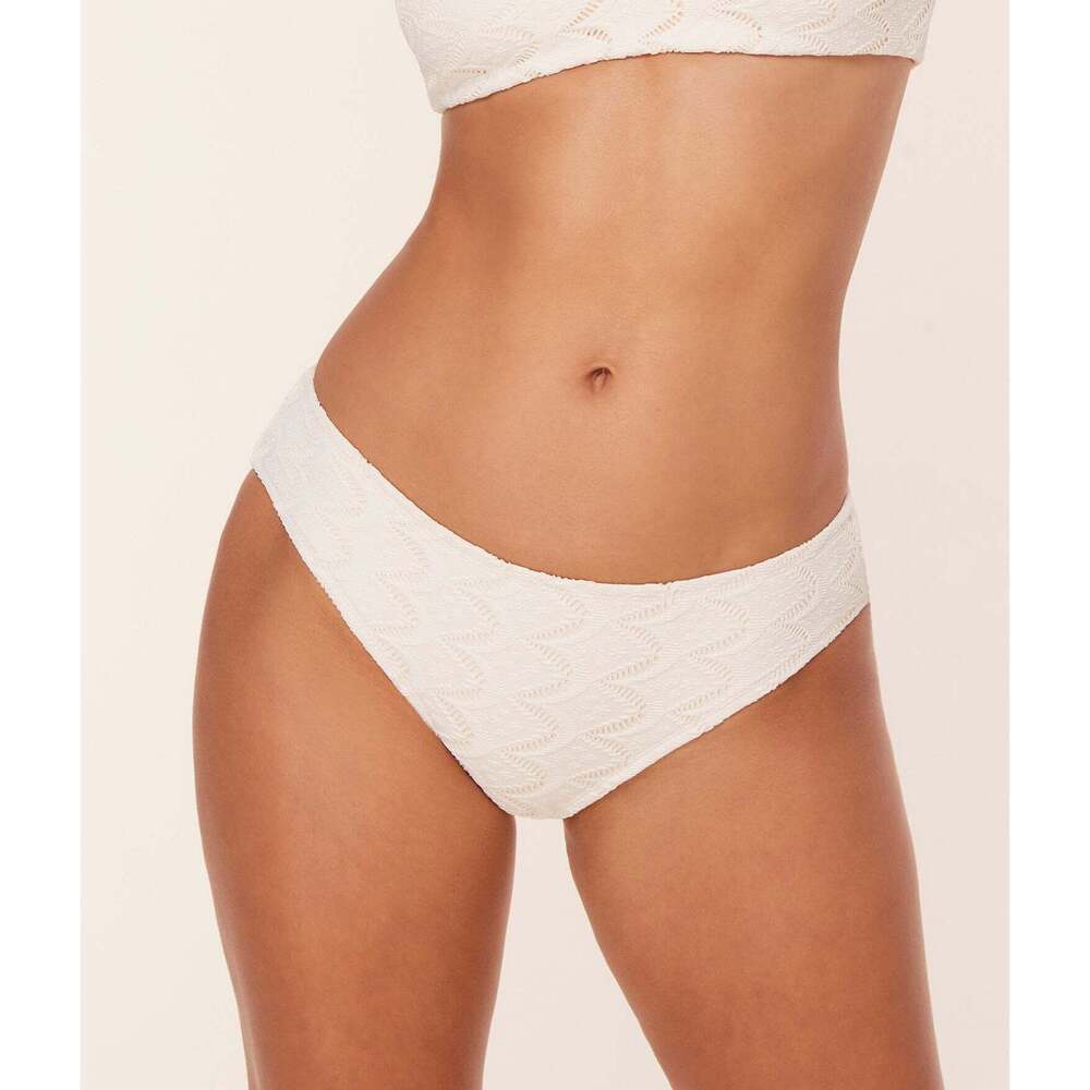 Andie The Bikini Bottom - Scallop Crochet - Gardenia Size XSxs